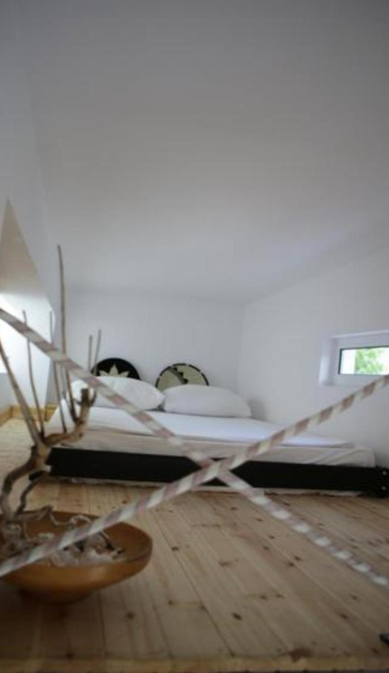 Bed and Breakfast On The Rocks à Qeparo Extérieur photo