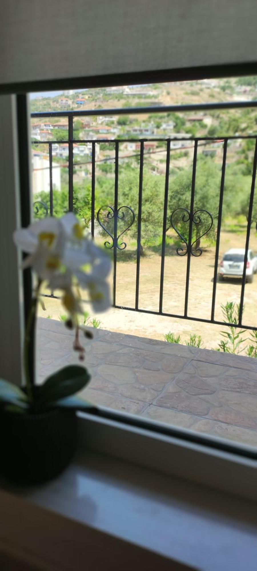 Bed and Breakfast On The Rocks à Qeparo Chambre photo